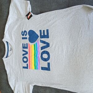 Unisex shirt New with Tag